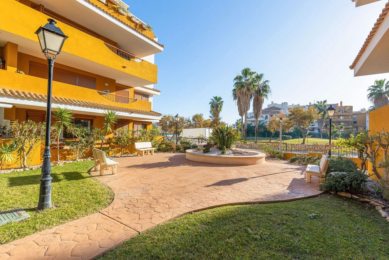 2 bedroom Apartment for sale in Punta Prima - € 345,000 (Ref: 10017688)