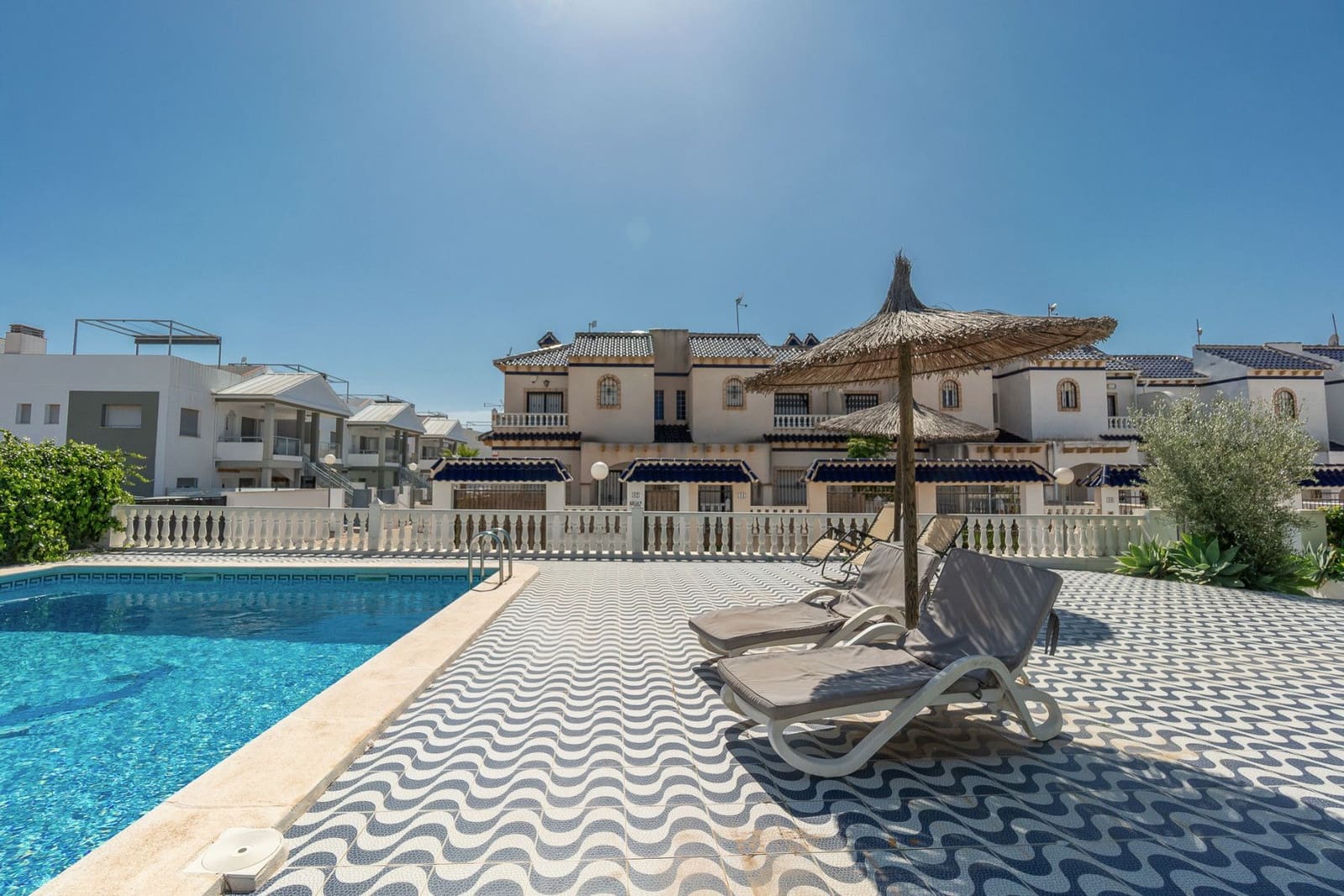 3 quarto Casa em Banda para venda em Orihuela Costa com piscina - 245 000 € (Ref: 10017694)