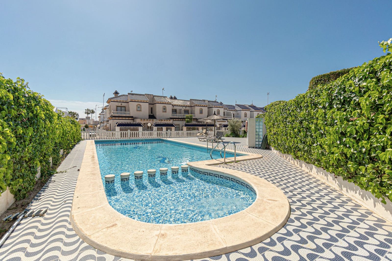 3 quarto Casa em Banda para venda em Orihuela Costa com piscina - 245 000 € (Ref: 10017694)