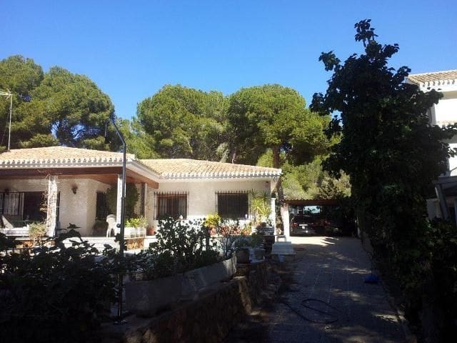 Chalet de 6 habitaciones en Aguamarina, Orihuela en venta con piscina garaje - 875.000 € (Ref: 10018603)