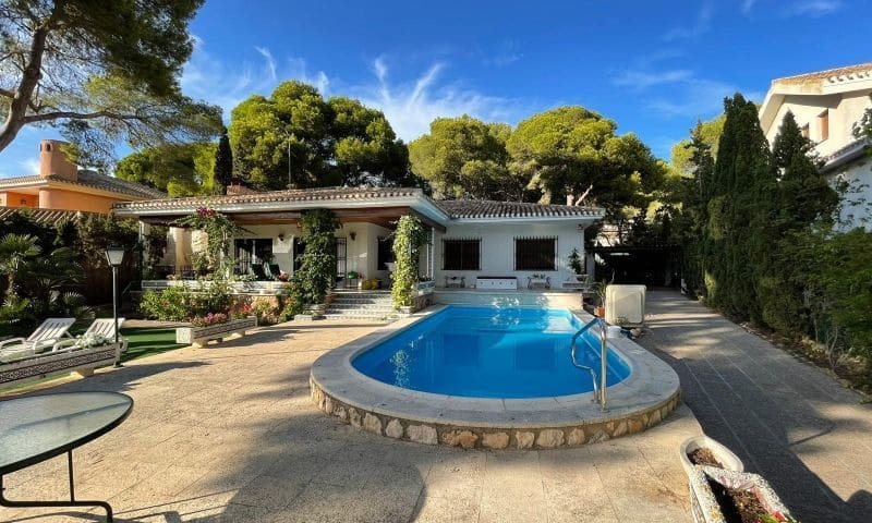 Chalet de 6 habitaciones en Orihuela Costa en venta con piscina garaje - 875.000 € (Ref: 10018603)