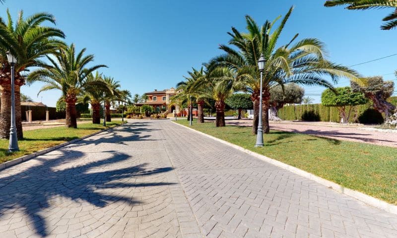 6 sovrum Villa till salu i Perleta med pool garage - 1 375 000 € (Ref: 10018604)