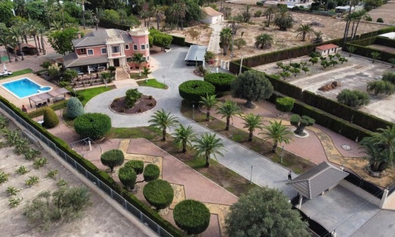 6 sovrum Villa till salu i Perleta med pool garage - 1 375 000 € (Ref: 10018604)