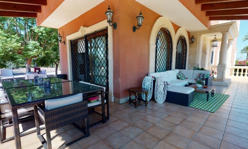6 sovrum Villa till salu i Perleta med pool garage - 1 375 000 € (Ref: 10018604)