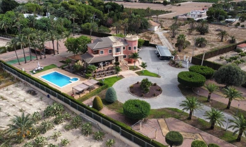 6 sovrum Villa till salu i Perleta med pool garage - 1 375 000 € (Ref: 10018604)