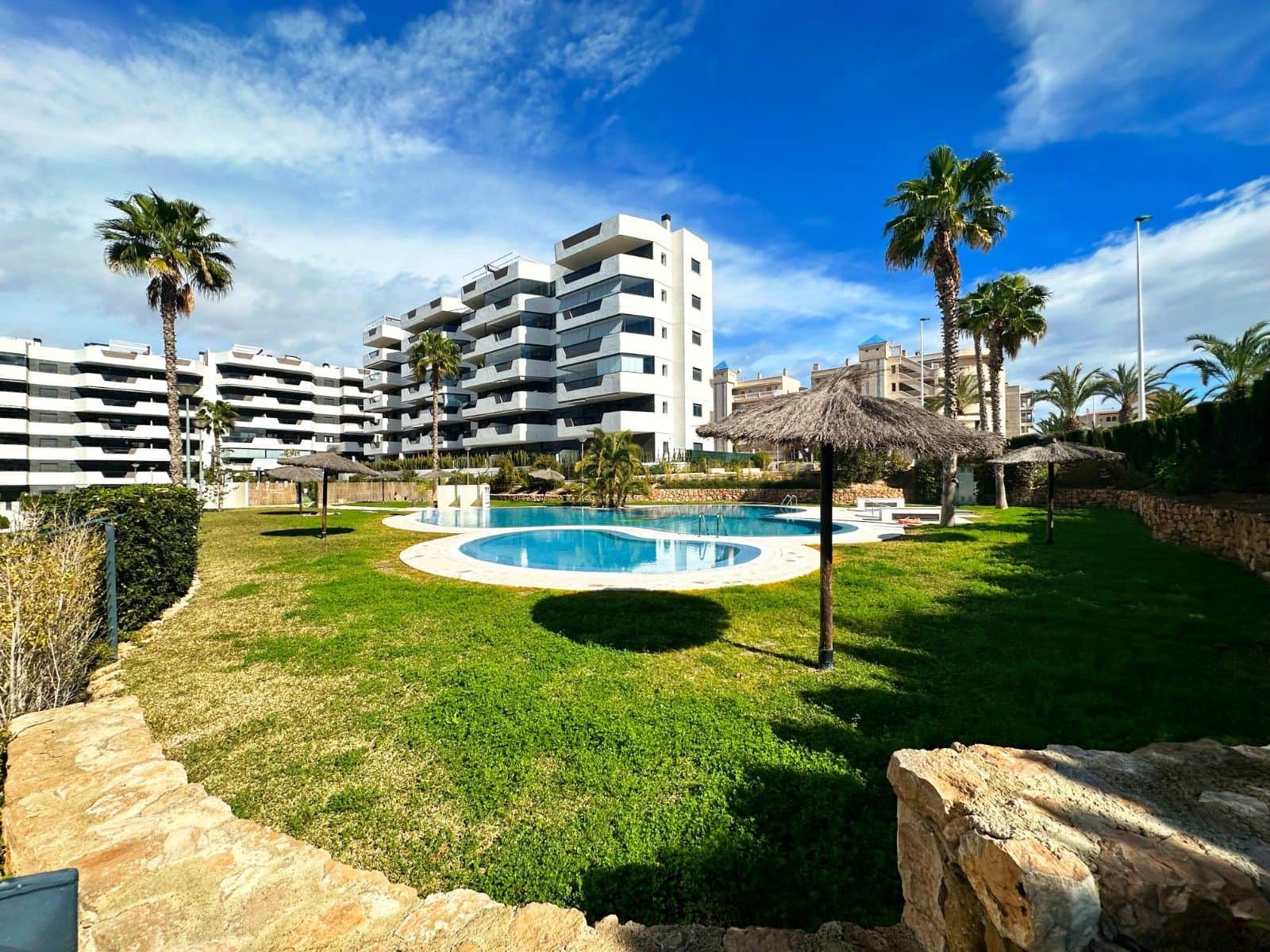 2 Zimmer Apartment zu verkaufen in Elche / Elx mit Pool - 280.000 € (Ref: 10021114)