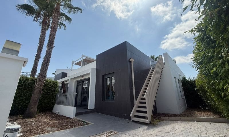 2 soverom Villa til salgs i Orihuela Costa med svømmebasseng - € 236 995 (Ref: 10025921)