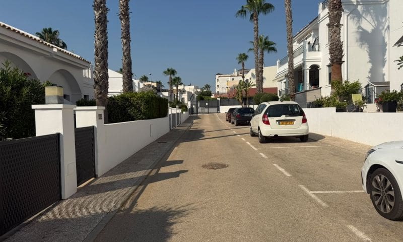 2 soverom Villa til salgs i Orihuela Costa med svømmebasseng - € 236 995 (Ref: 10025921)