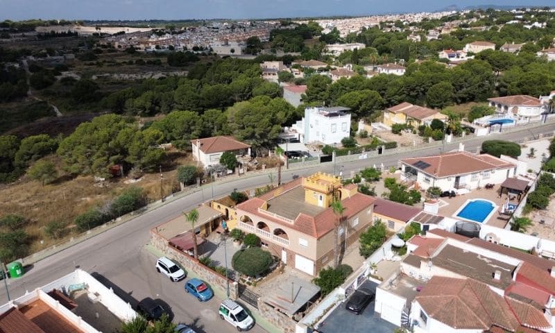 5 bedroom Villa for sale in Pinar de Campoverde - € 790,000 (Ref: 10025922)