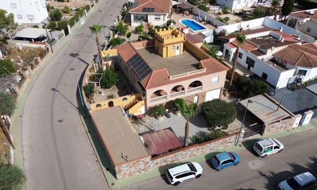 5 bedroom Villa for sale in Pinar de Campoverde, Pilar de la Horadada - € 790,000 (Ref: 10025922)