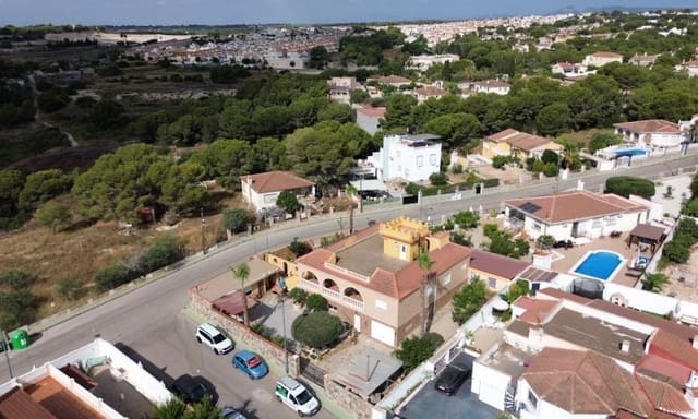 5 bedroom Villa for sale in Pinar de Campoverde, Pilar de la Horadada - € 790,000 (Ref: 10025922)