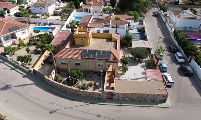 5 bedroom Villa for sale in Pinar de Campoverde, Pilar de la Horadada - € 790,000 (Ref: 10025922)