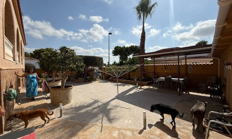 5 bedroom Villa for sale in Pinar de Campoverde - € 790,000 (Ref: 10025922)