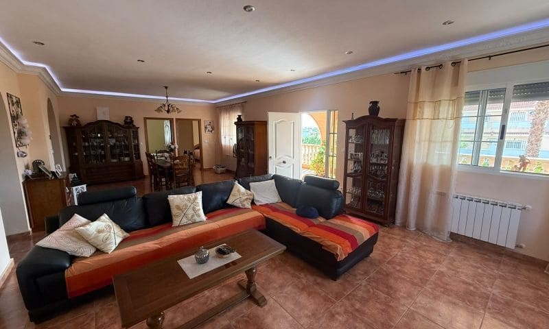 5 bedroom Villa for sale in Pinar de Campoverde - € 790,000 (Ref: 10025922)