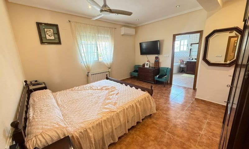 5 bedroom Villa for sale in Pinar de Campoverde - € 790,000 (Ref: 10025922)