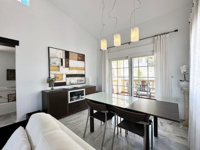 Chalet de 3 habitaciones en Las Ramblas Golf, Orihuela en venta con piscina - 529.000 € (Ref: 10025924)