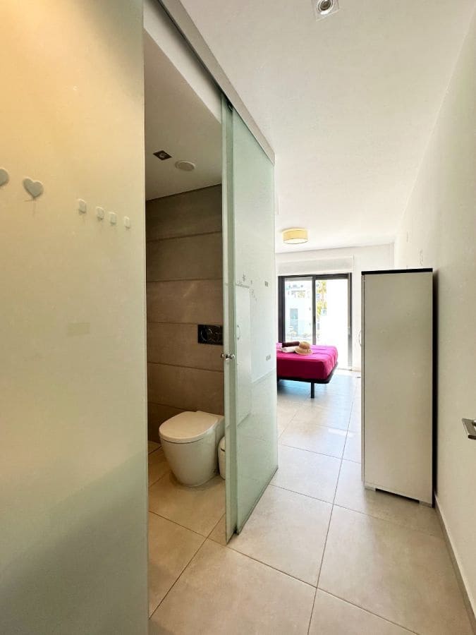 Apartamento de 2 habitaciones en Guardamar del Segura en venta con piscina - 289.000 € (Ref: 10025925)