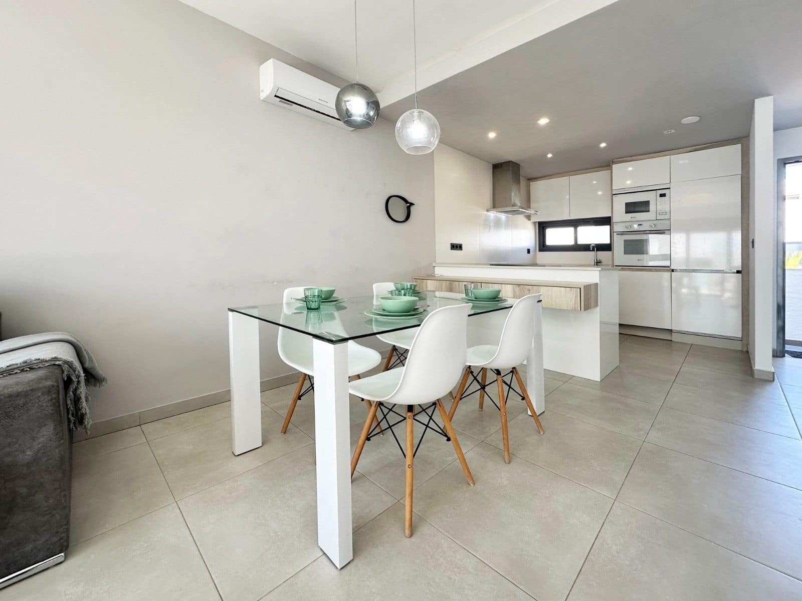 Apartamento de 2 habitaciones en Guardamar del Segura en venta con piscina - 289.000 € (Ref: 10025925)