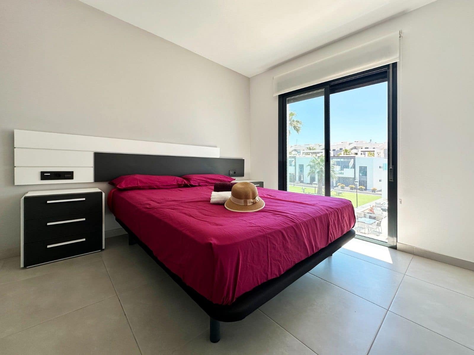 Apartamento de 2 habitaciones en Guardamar del Segura en venta con piscina - 289.000 € (Ref: 10025925)