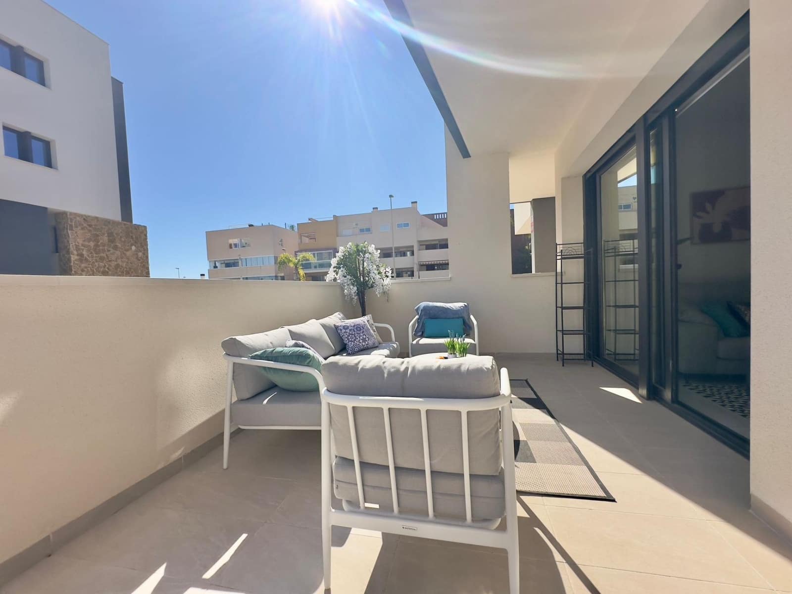 3 sovrum Lägenhet till salu i Orihuela Costa med pool garage - 589 900 € (Ref: 10028131)