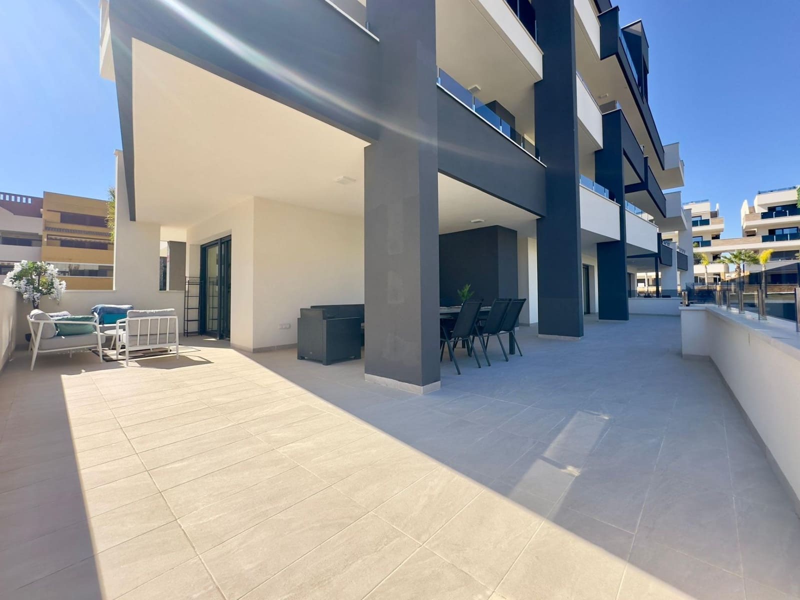 3 sovrum Lägenhet till salu i Orihuela Costa med pool garage - 589 900 € (Ref: 10028131)