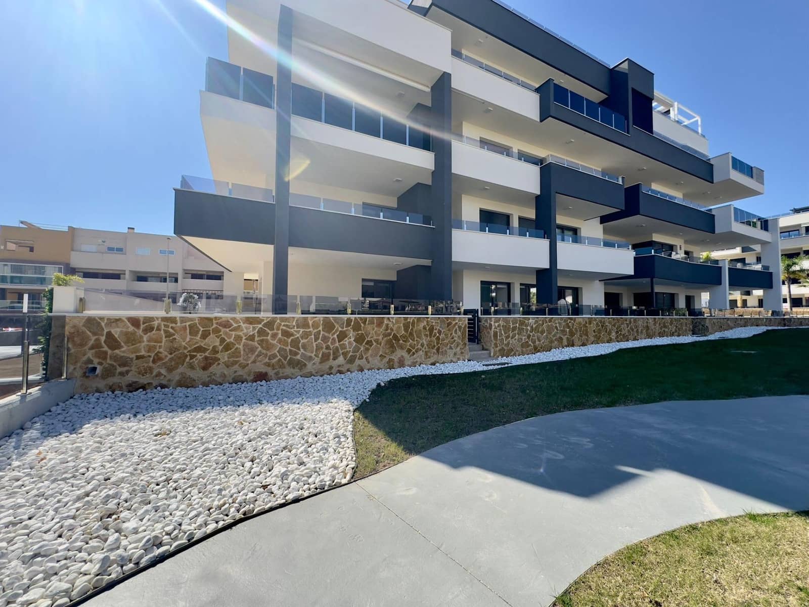 3 sovrum Lägenhet till salu i Orihuela Costa med pool garage - 589 900 € (Ref: 10028131)