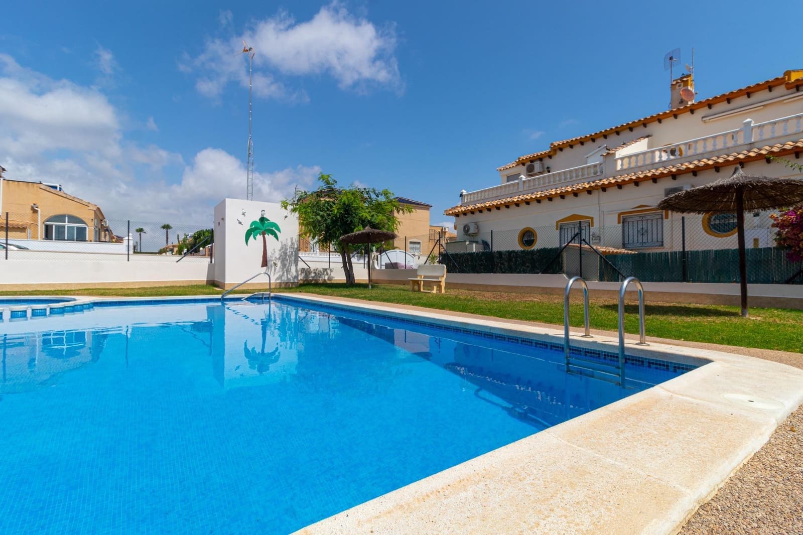 3 sovrum Radhus till salu i Los Altos med pool - 279 000 € (Ref: 10029428)