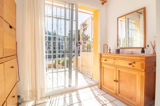 4 slaapkamer Rijtjeshuis te koop in Cabo Roig, Orihuela met zwembad - € 299.000 (Ref: 10029429)