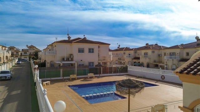 3 soverom Rekkehus til salgs i Aguas Nuevas, Torrevieja med svømmebasseng - € 219 900 (Ref: 10030716)