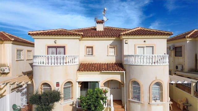 3 soverom Rekkehus til salgs i Aguas Nuevas, Torrevieja med svømmebasseng - € 219 900 (Ref: 10030716)
