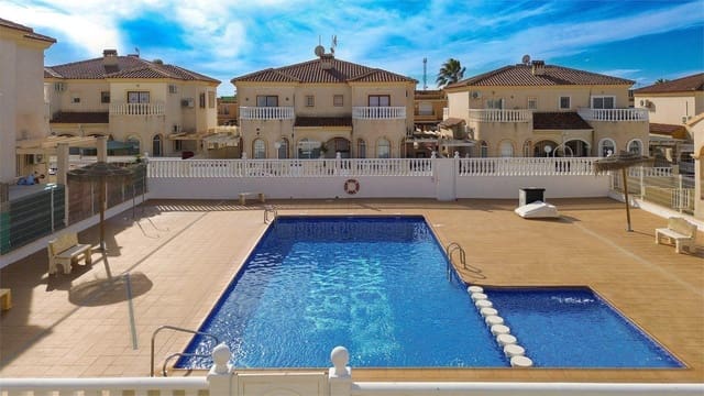 3 soverom Rekkehus til salgs i Aguas Nuevas, Torrevieja med svømmebasseng - € 219 900 (Ref: 10030716)