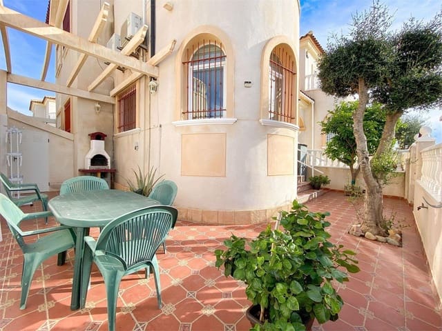 3 soverom Rekkehus til salgs i Aguas Nuevas, Torrevieja med svømmebasseng - € 219 900 (Ref: 10030716)