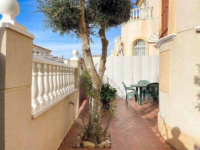 3 soverom Rekkehus til salgs i Aguas Nuevas, Torrevieja med svømmebasseng - € 219 900 (Ref: 10030716)