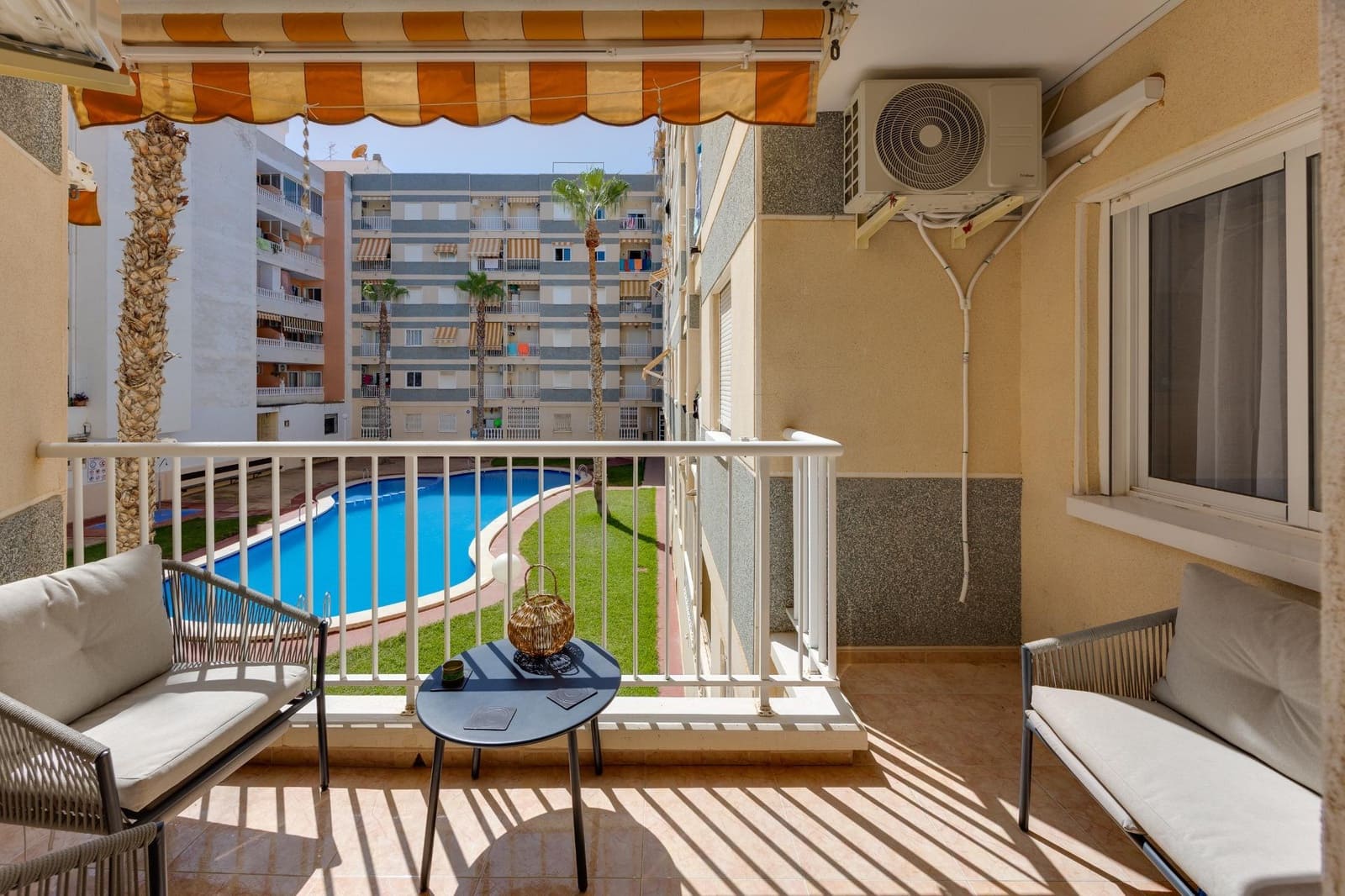 3 chambre Appartement à vendre à Torrevieja avec piscine - 159 999 € (Ref: 10030717)