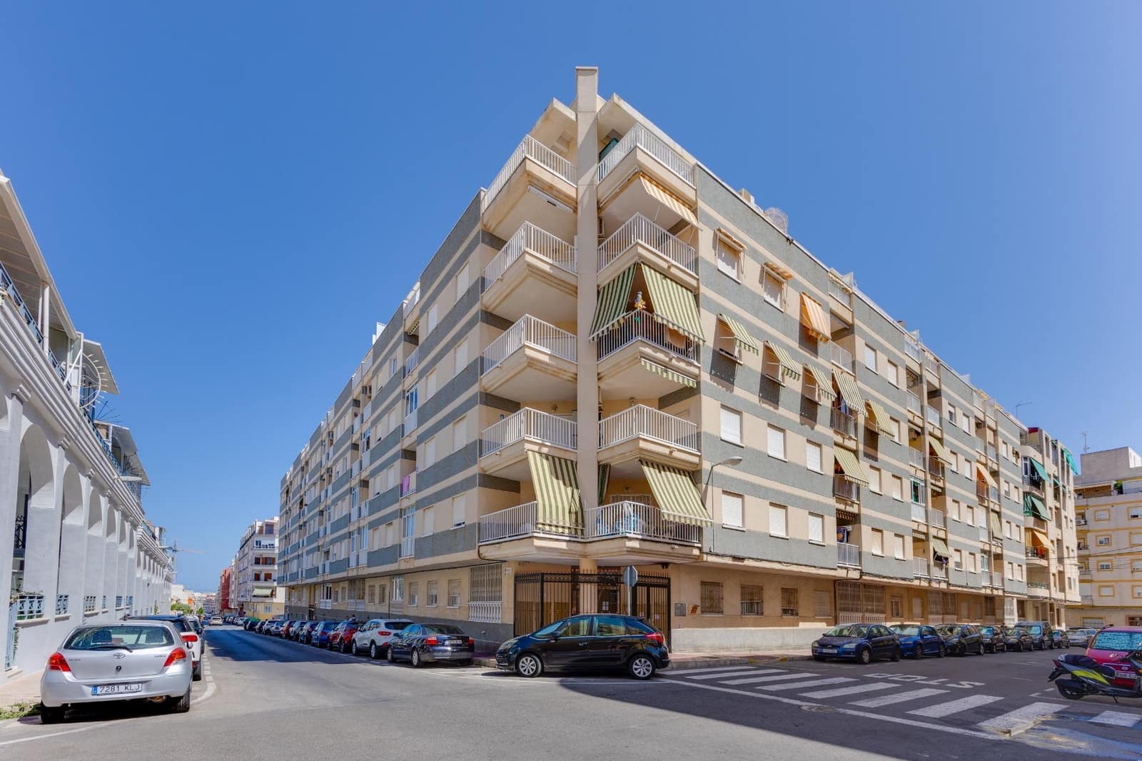 3 chambre Appartement à vendre à Torrevieja avec piscine - 159 999 € (Ref: 10030717)