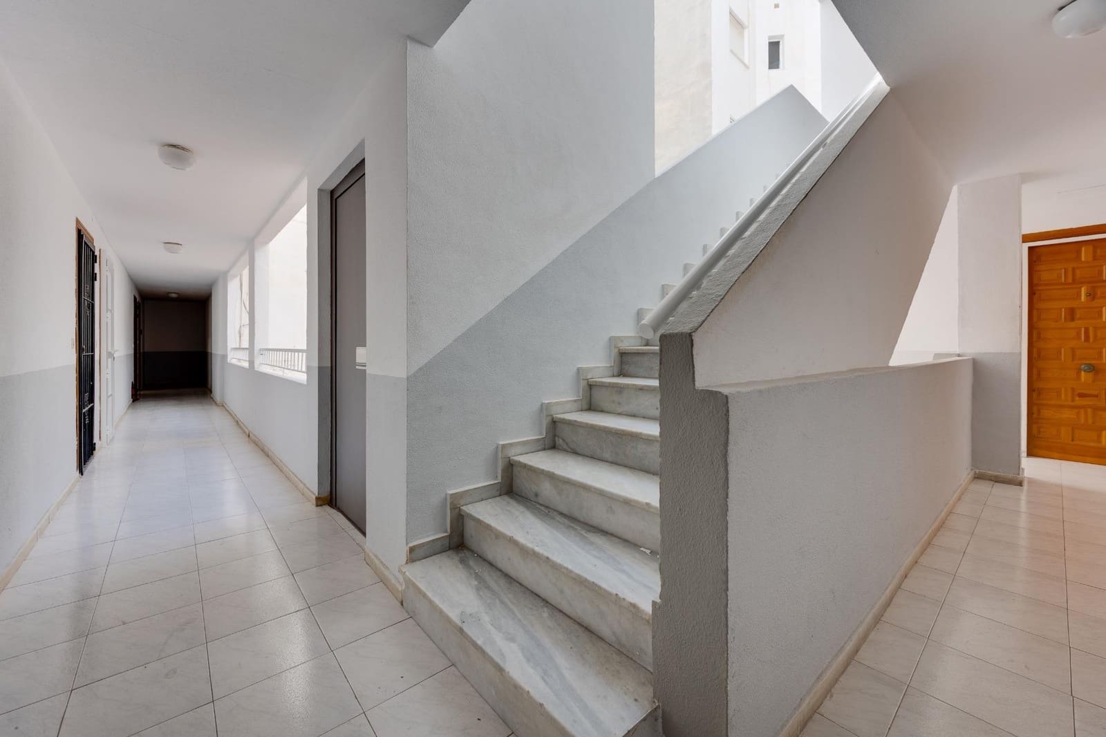 Estúdio para venda em Torrevieja - 125 000 € (Ref: 10030718)