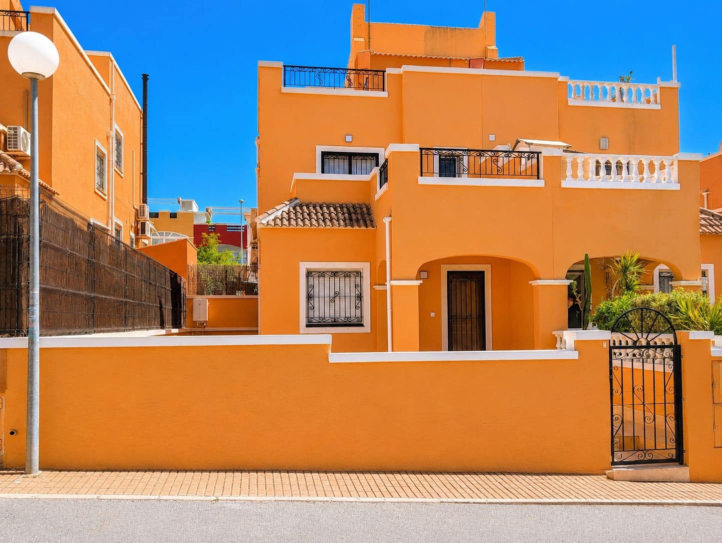 Chalet de 3 habitaciones en La Florida en venta con piscina - 259.000 € (Ref: 10030720)
