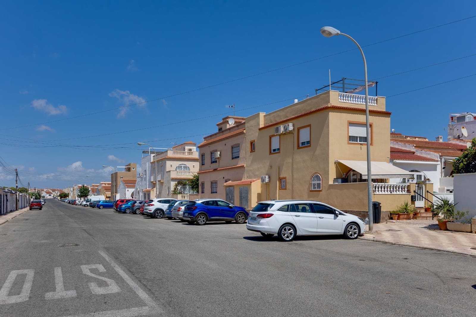 Adosado de 1 habitación en Torrevieja en venta - 119.999 € (Ref: 10032221)