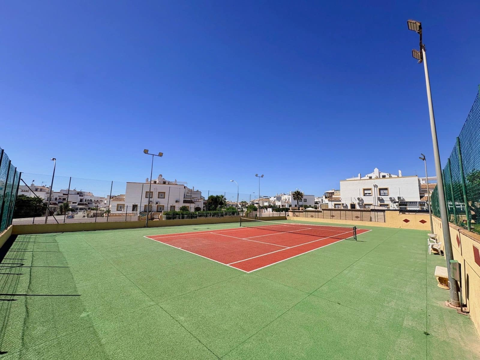 Apartamento de 3 habitaciones en La Florida en venta con piscina - 179.000 € (Ref: 10035560)