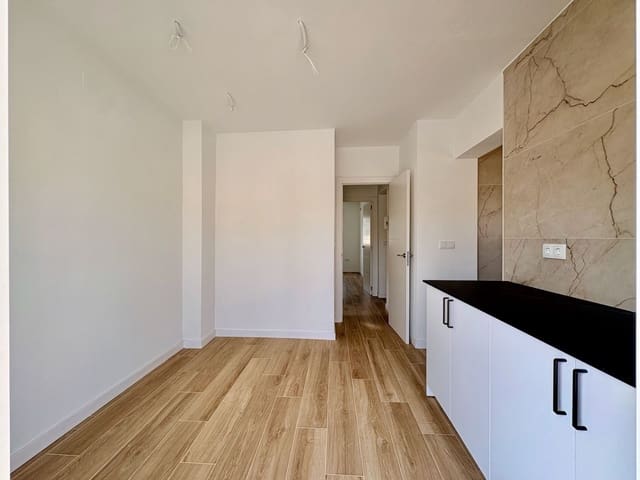 4 bedroom Townhouse for sale in Los Balcones with pool - € 270,000 (Ref: 10035565)