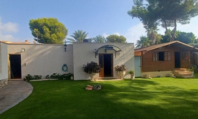 3 camera da letto Villa in vendita in Orihuela Costa con piscina garage - 950.000 € (Rif: 10037578)