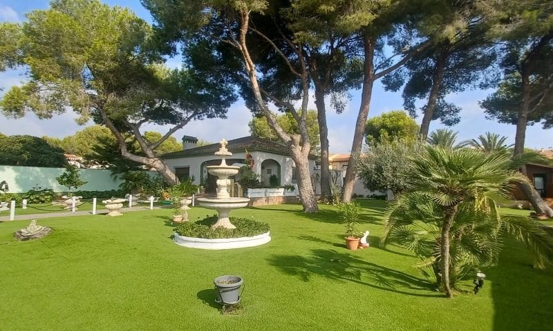 3 camera da letto Villa in vendita in Orihuela Costa con piscina garage - 950.000 € (Rif: 10037578)