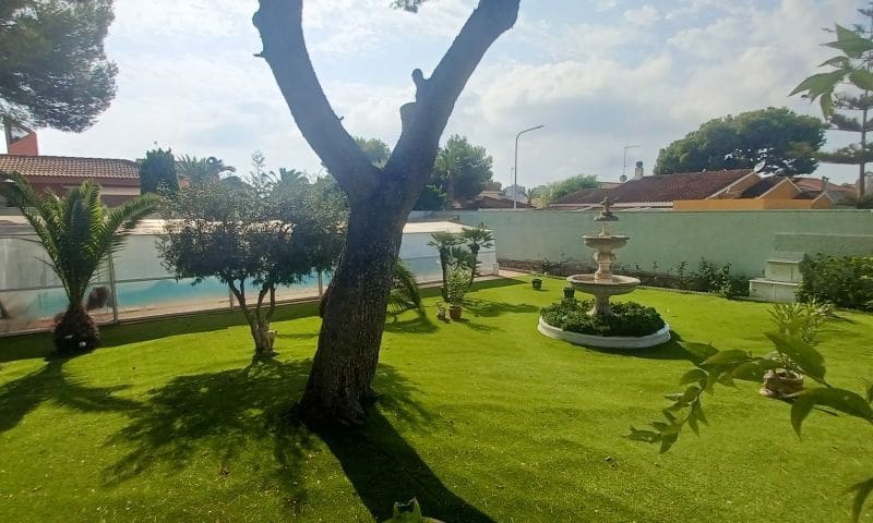 3 camera da letto Villa in vendita in Orihuela Costa con piscina garage - 950.000 € (Rif: 10037578)