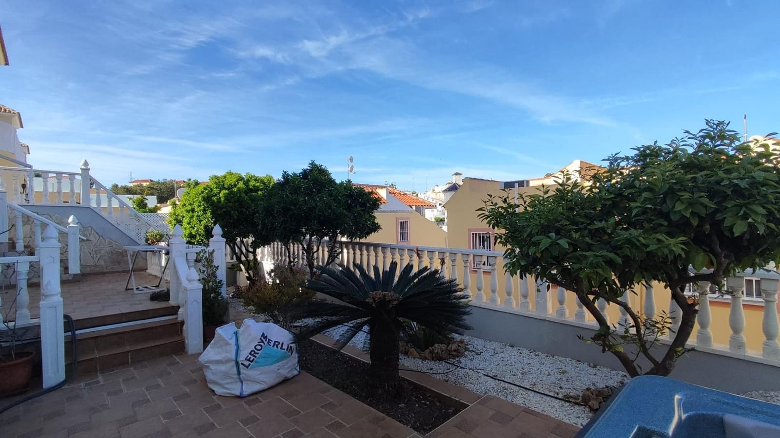 3 soverom Villa til leie i Filipinas med svømmebasseng - € 1 500 (Ref: 10041318)