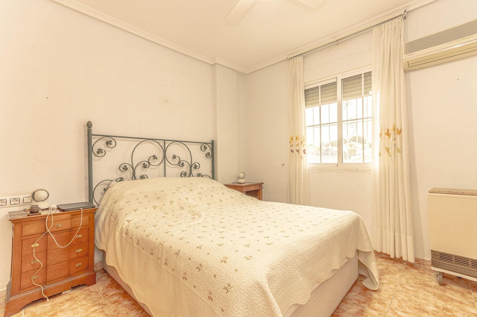 3 soverom Villa til leie i Filipinas med svømmebasseng - € 1 500 (Ref: 10041318)
