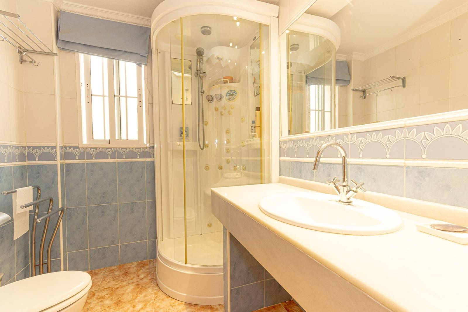 3 soverom Villa til leie i Filipinas med svømmebasseng - € 1 500 (Ref: 10041318)