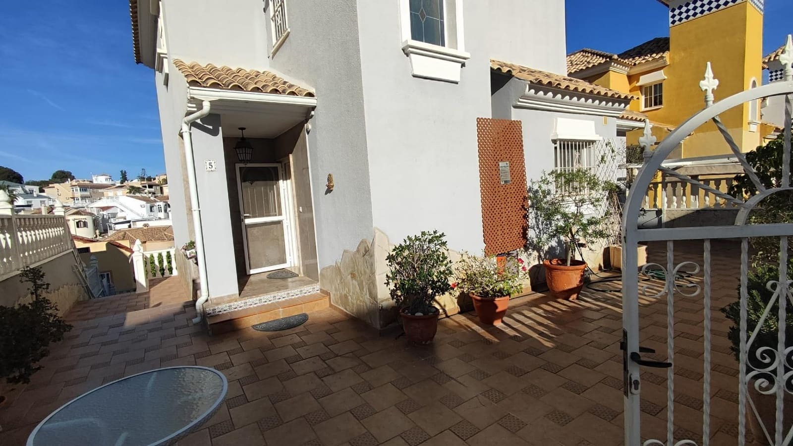 3 soverom Villa til leie i Filipinas med svømmebasseng - € 1 500 (Ref: 10041318)