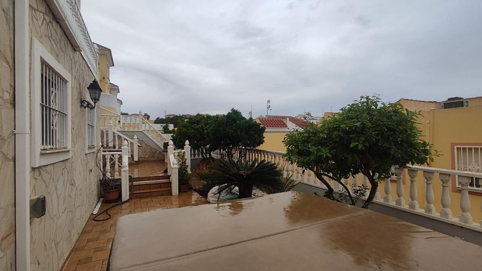 3 soverom Villa til leie i Filipinas med svømmebasseng - € 1 500 (Ref: 10041318)