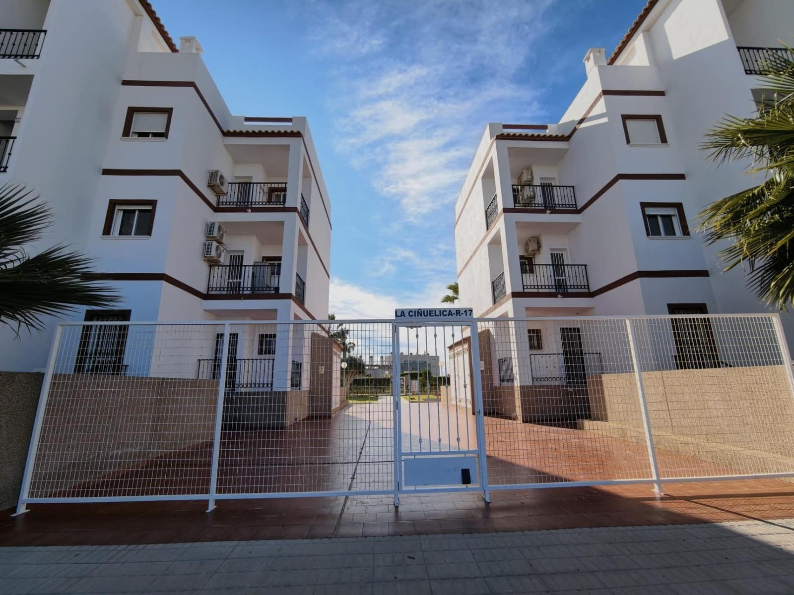 2 soverom Penthouse til salgs i Orihuela Costa med svømmebasseng - € 215 000 (Ref: 10043209)