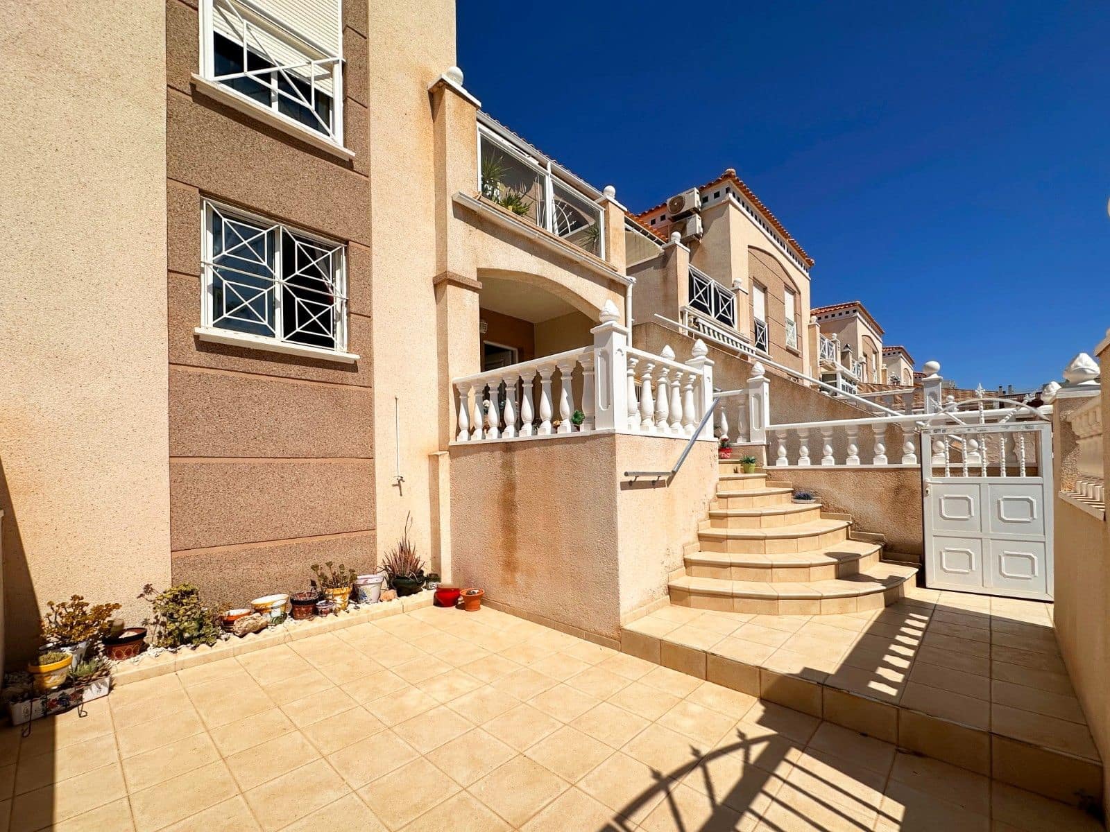 2 sovrum Bungalow till salu i Torrevieja med pool - 179 950 € (Ref: 10043210)